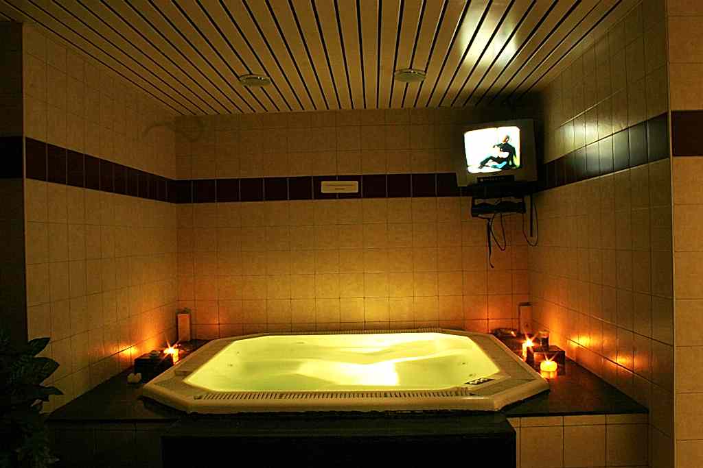 Sauna, Soğuk Duş Havuzu, Jakuzi